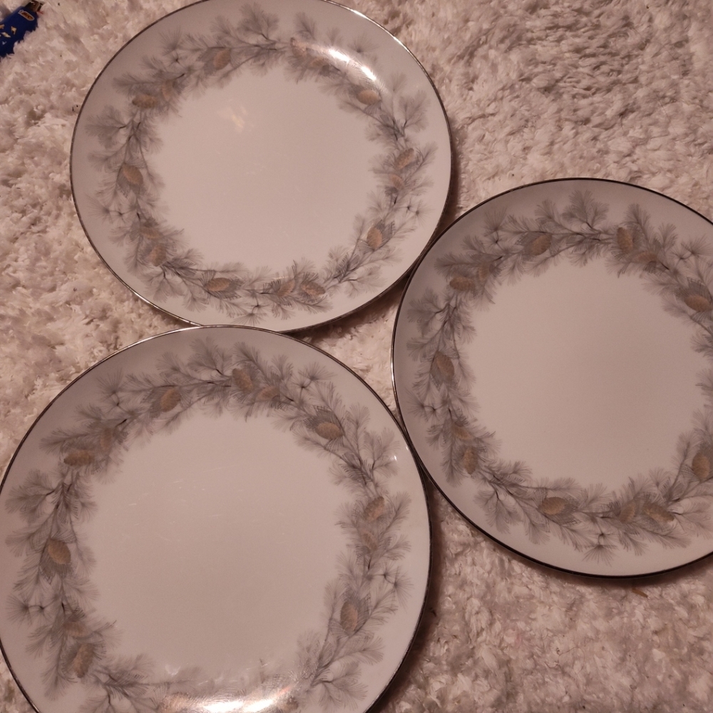 Vintage sango Sierra pine plates